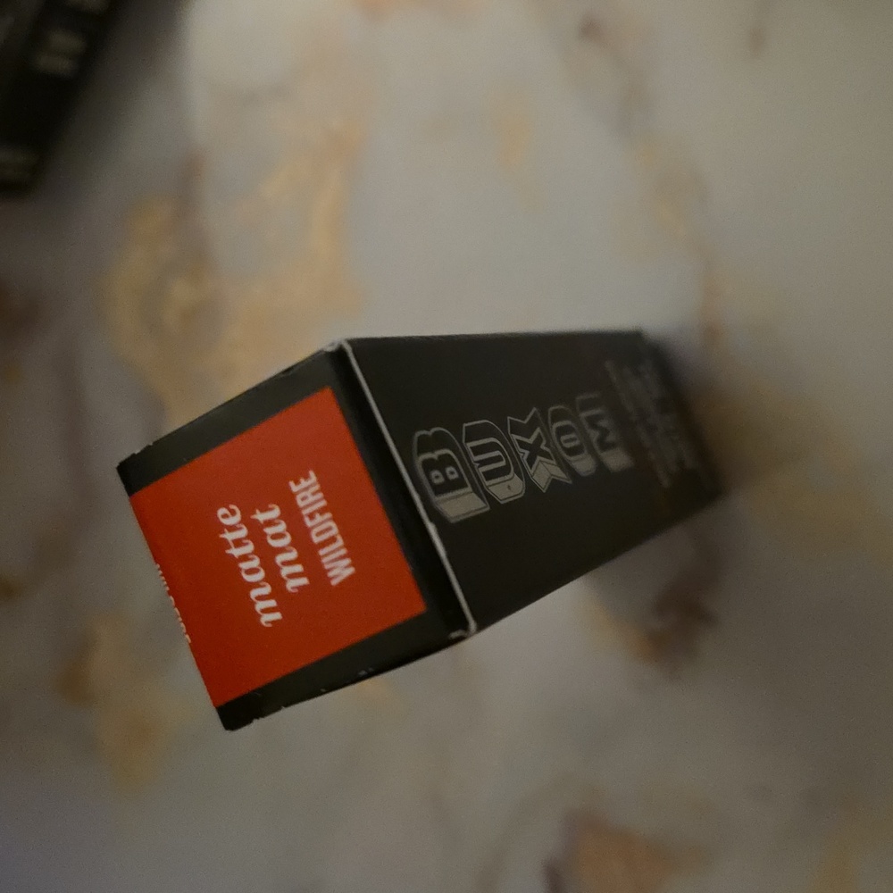 Buxom Big & Sexy Bold Gel Lipstick - Picture 5 of 6